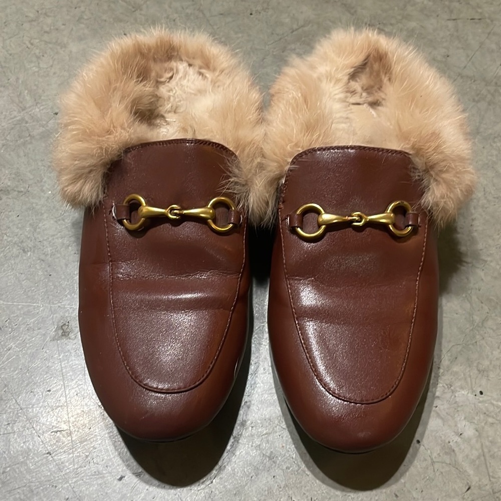 Woman’s fur mules shoes